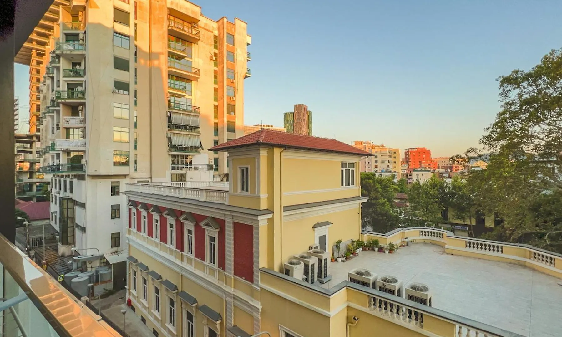 Downtown Grand Comfort Tirana 0*,
