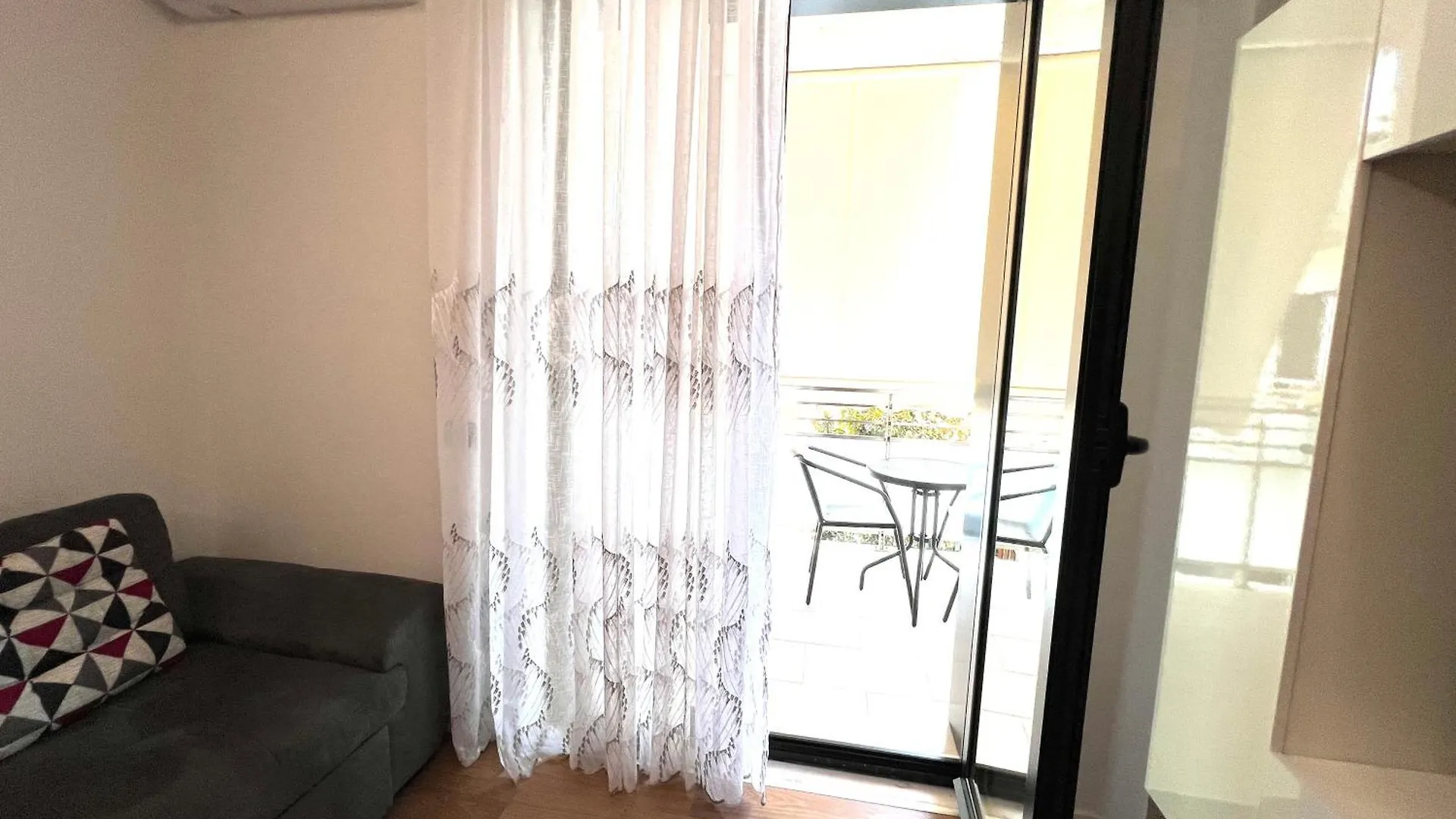 Downtown Grand Comfort Tirana 0*,