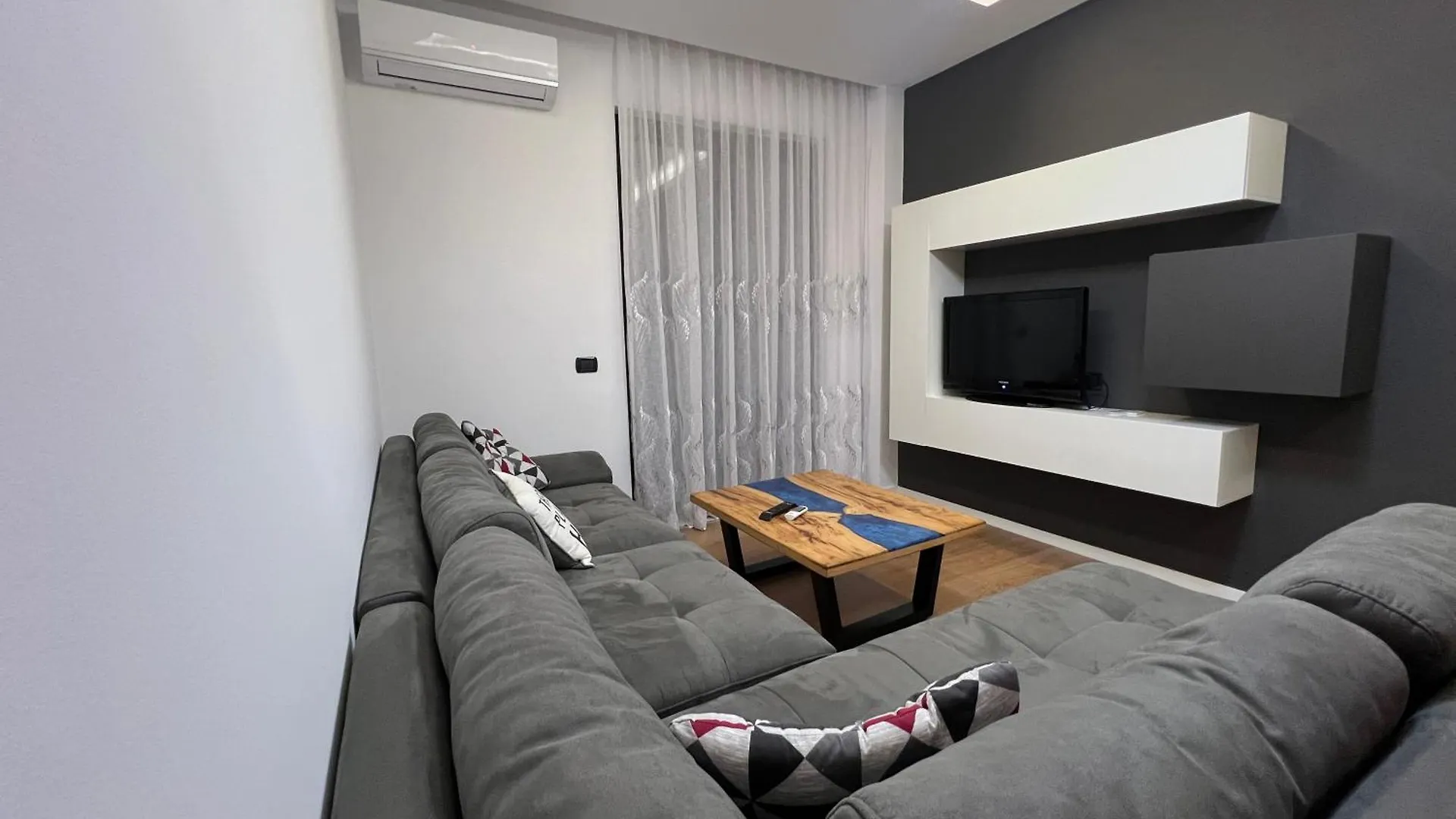 Downtown Grand Comfort Tirana Albania
